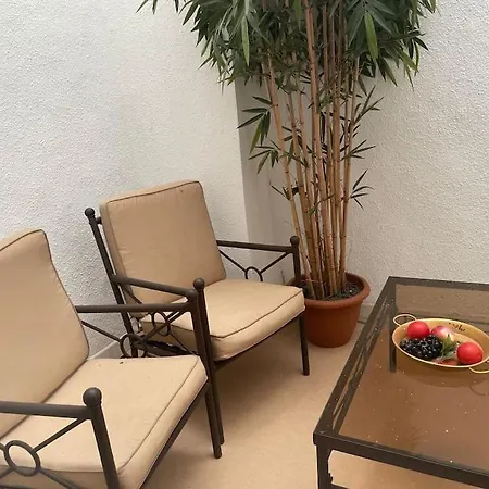 N•2 Avec Patio En Plein Coeur De La * בנרס-דה-ביגור