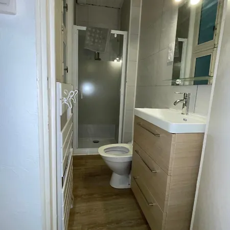 N•2 Avec Patio En Plein Coeur De La Апартаменты