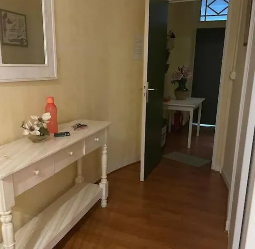 Apartmán N•2 Avec Patio En Plein Coeur De La Bagnères-de-Bigorre